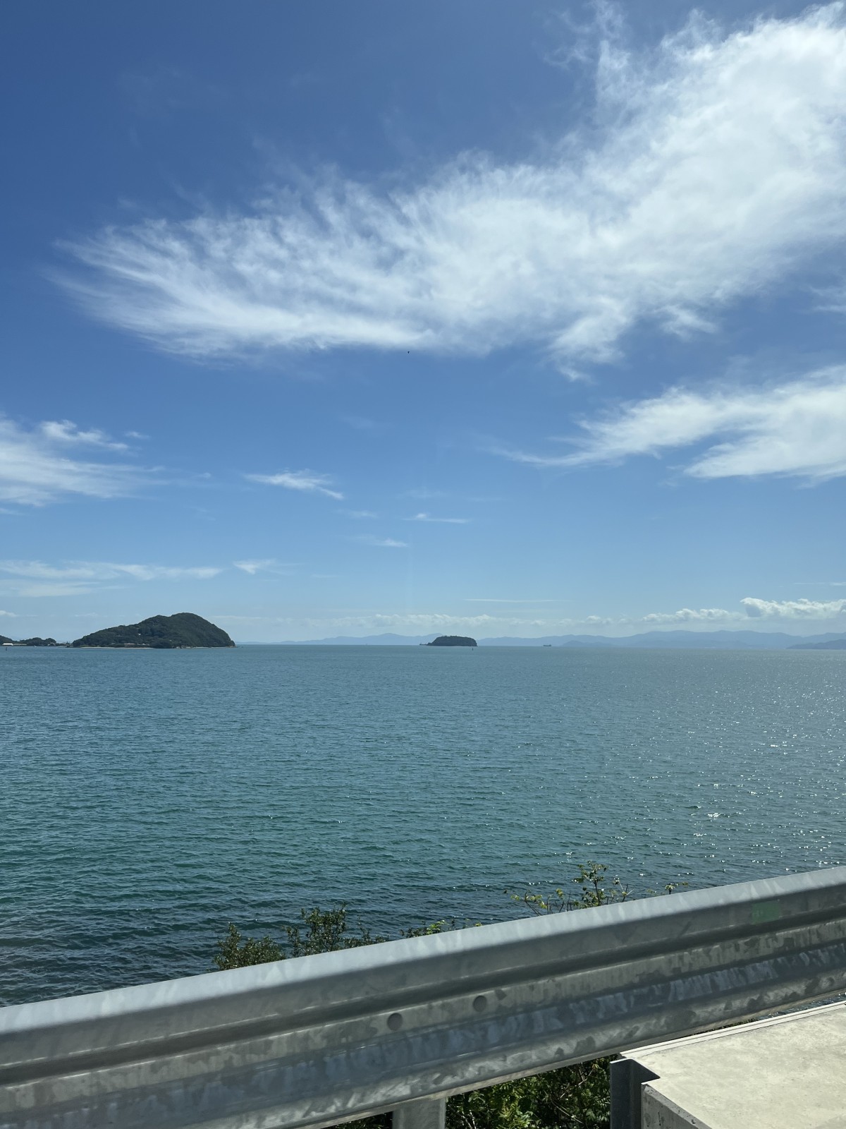 ようやく晴れた小豆島最終日。キラキラと美しい瀬戸内海
