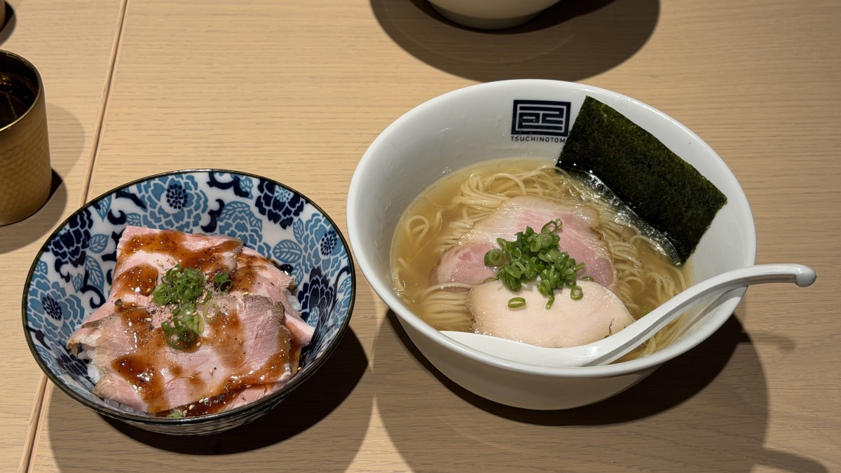 特に意味はナシ。横浜関内駅「ベースゲート横浜関内」で食べたランチラーメン（淡麗拉麺　己巳）