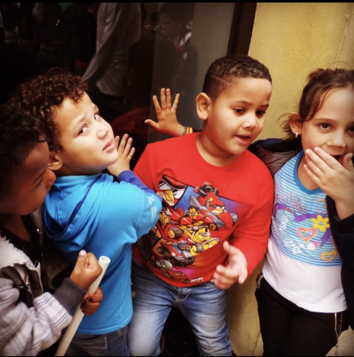 ハバナで出会った子どもたち、人種差別はないとはいえないけど、市民の間では限りなく少ない希有な国