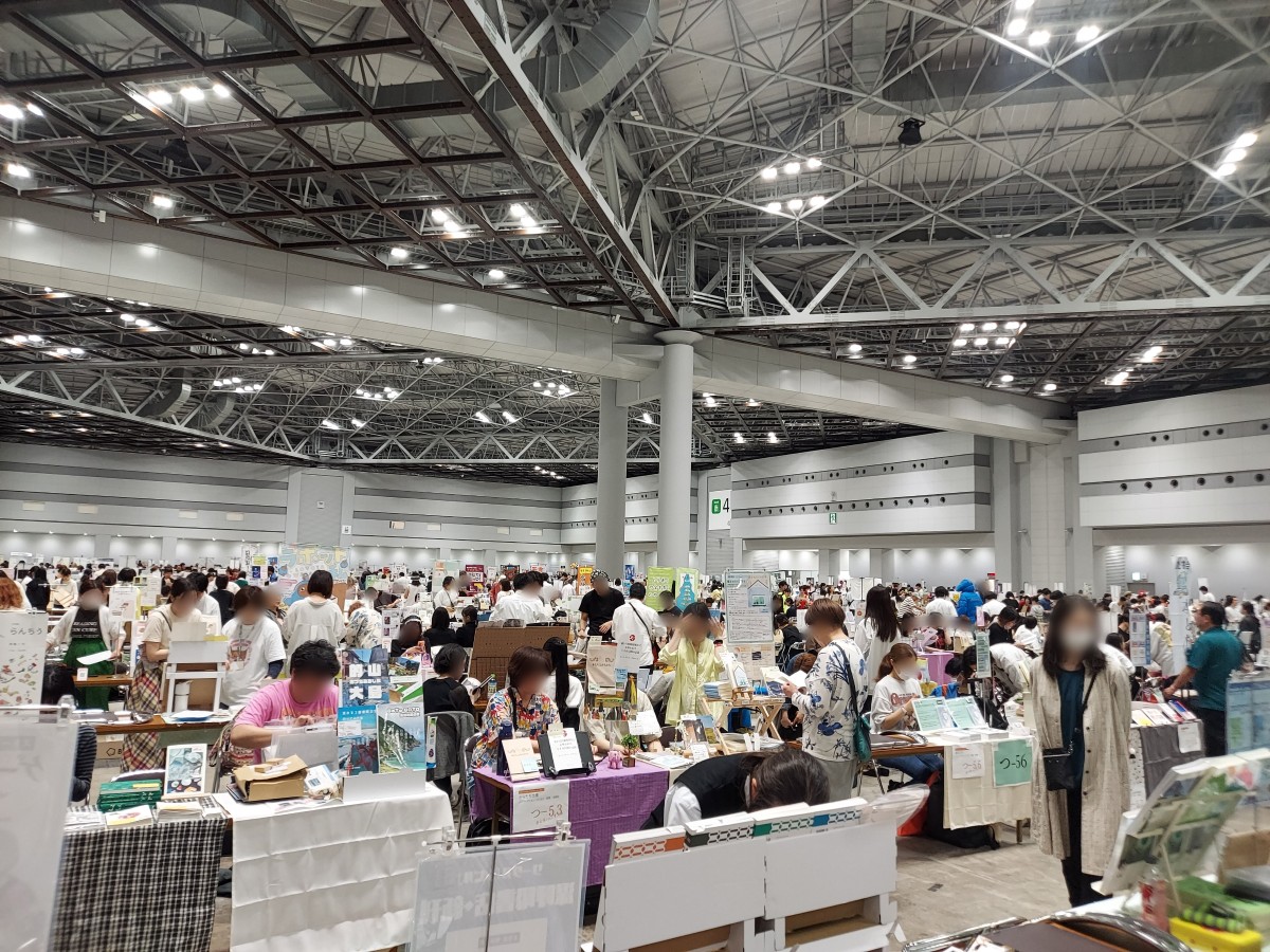 これ、お客さんの入場前です。つまり全員出店者！