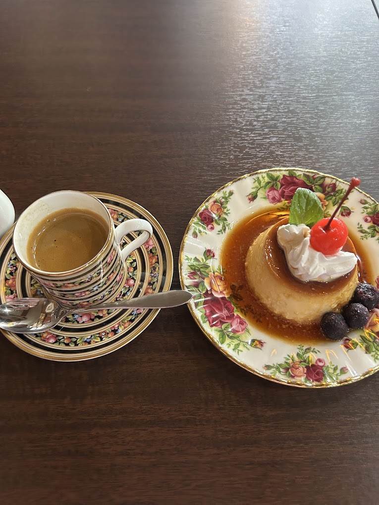 大切な方のため予約して臨んだ大人のための優雅な喫茶空間「Impression（アンプレッシオン）」さん。なんてクラシックな！（画像クリック）