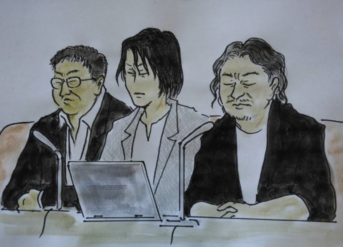 会見に臨む鈴木エイトと鈴木エイト弁護団の弁護士(提供:BAN苦死慰氏)
