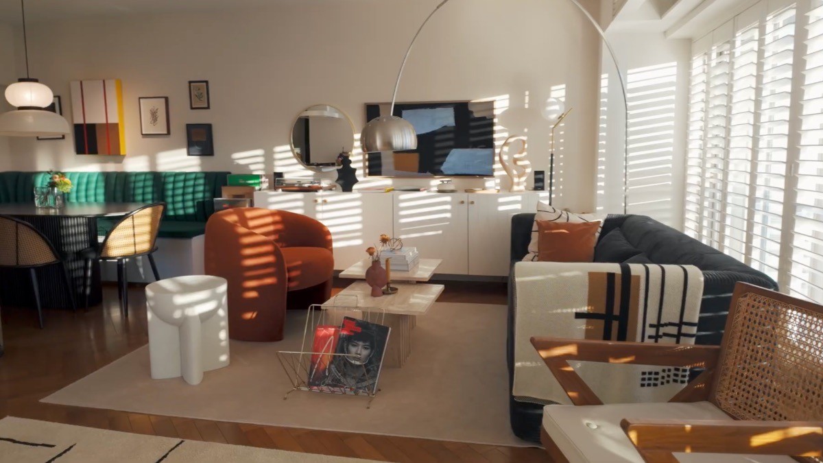 ちょうど冬の時期はウッドシャッターから差し込む光が際立つので、1年の中で最も好きなリビングの光景です。