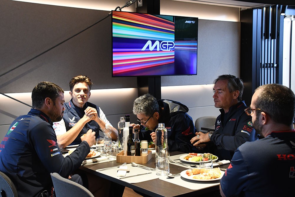 こちらはマリーニチーム。マリーニはしっかりカメラ目線をくれて、撮り終わったあとも会釈してくれた©Eri Ito