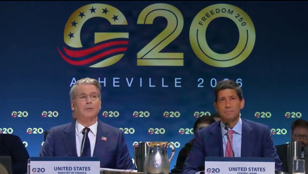 米国の「マクロ政策の司令塔」２トップ。アッシュビルでのG20財務相・中央銀行総裁会議で。左がベッセント財務長官、右がウォーシュ米FRB議長（ベッセント氏のXより）