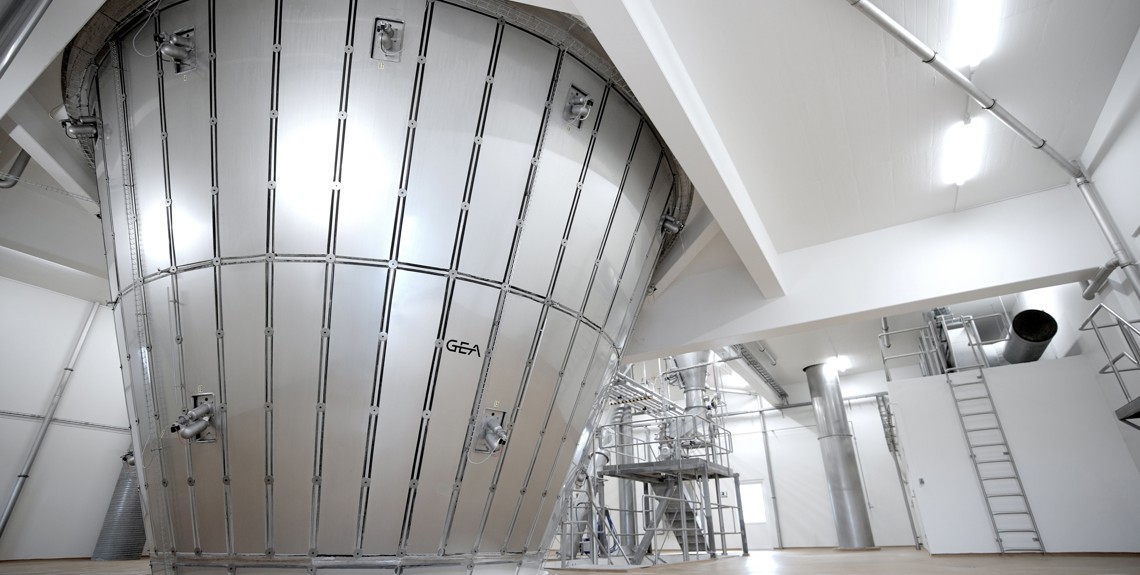 【出典】Arla newsroom "Arla Foods pioneers heat pump breakthrough to cut supply chain emissions" Oct.9th, 2025