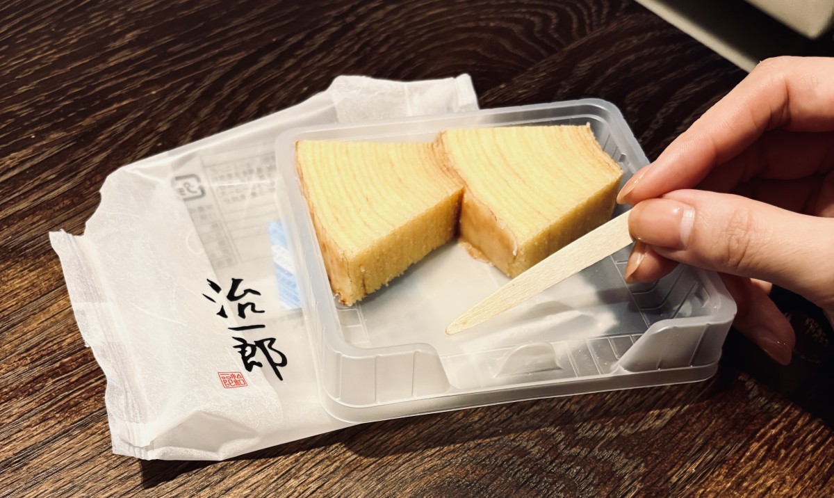 治一郎のバームクーヘンはしっとり系。冷やして食べるととても美味しい。