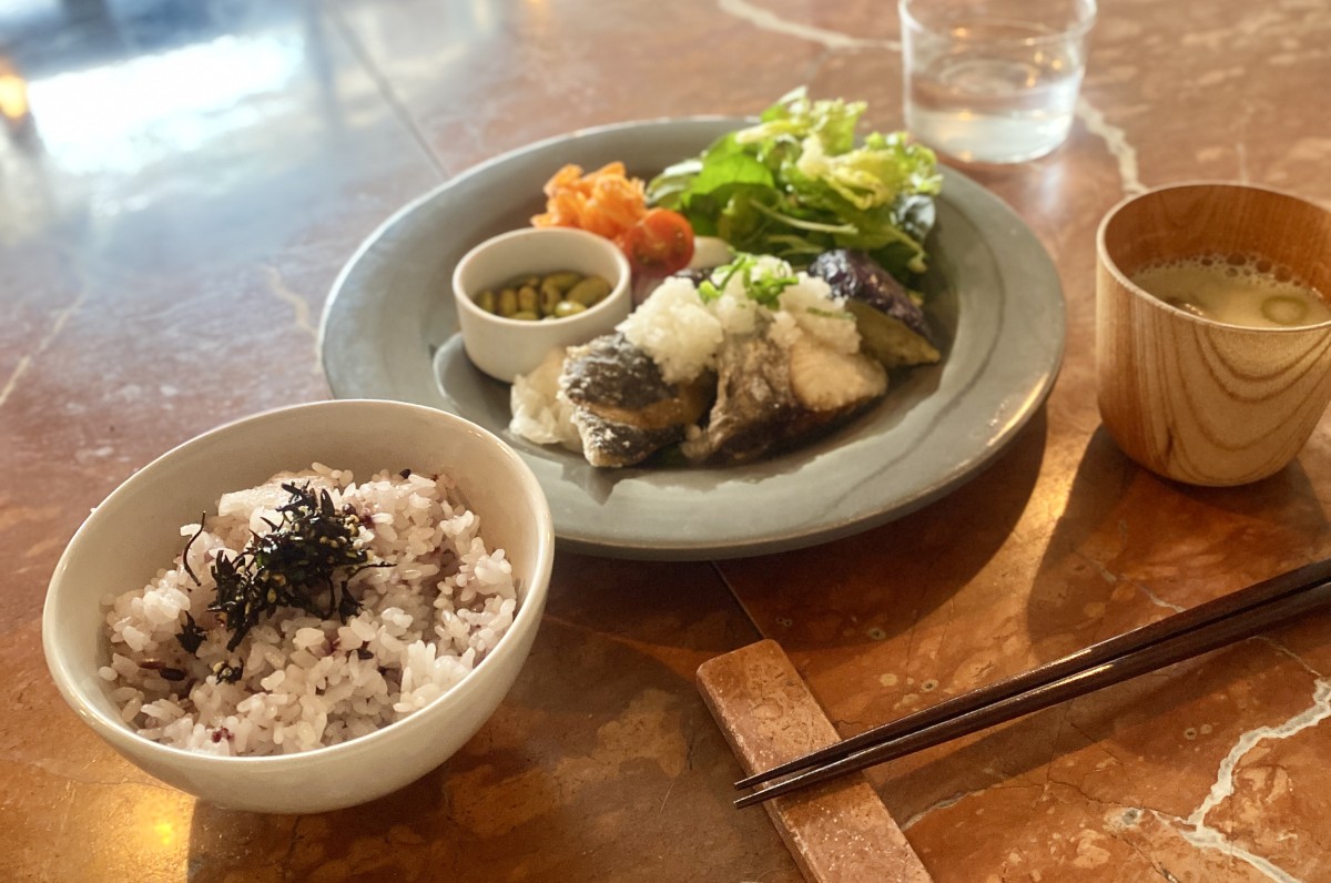 今週のとある日のランチは鰆（さわら）の竜田揚げ。魚編に春だ！🐟 🌸