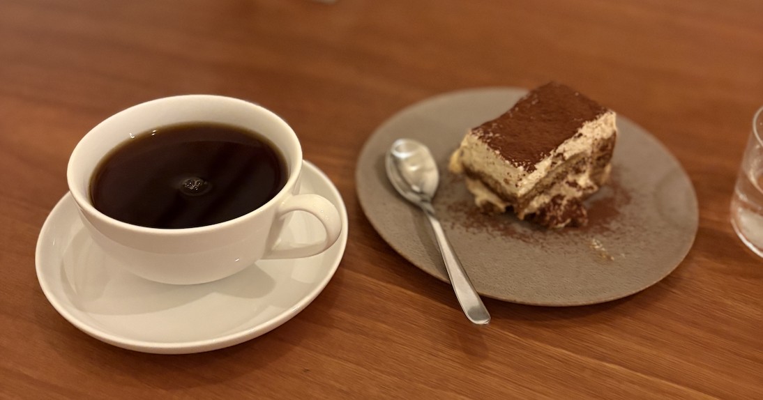 今週の美味しいもの：深夜喫茶のお店で食べた、ゲイシャコーヒーを使ったティラミス🥄
