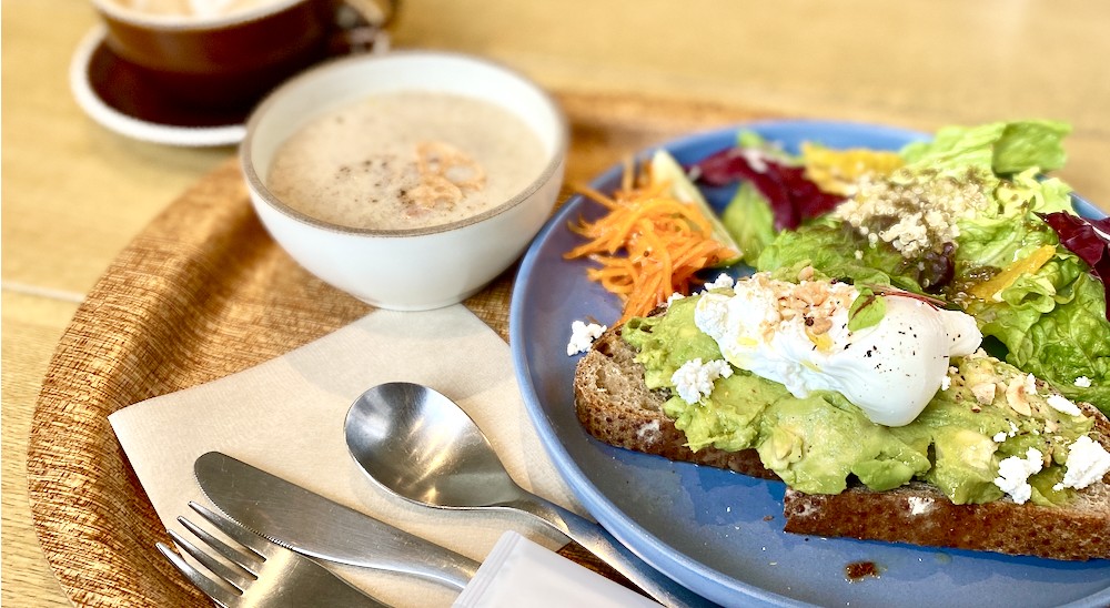 モーニングを食べに。スープは蓮根。蓮根は冬が旬 ⛄️✨