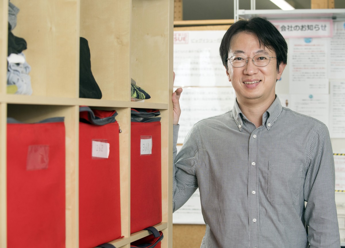 ビッグイシュー東京事務所にて　撮影：横関一浩