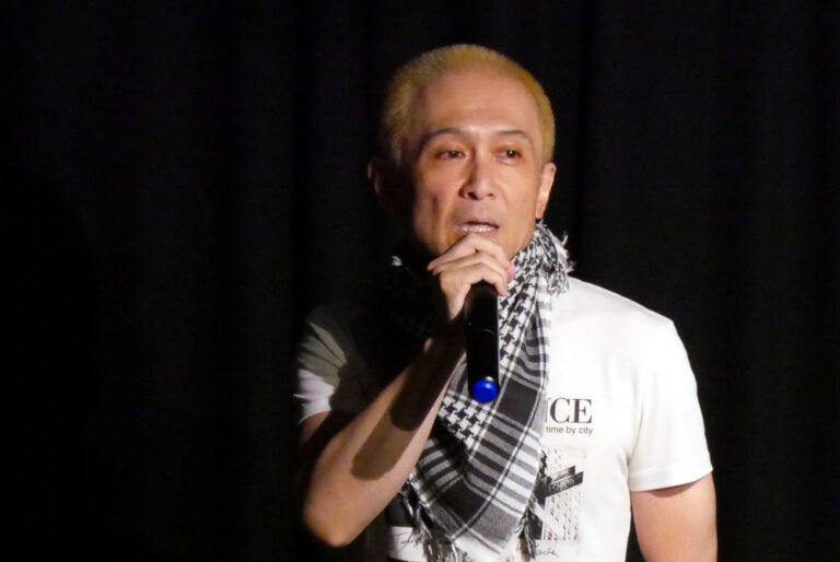 藤本高之氏（元町映画館にて撮影）