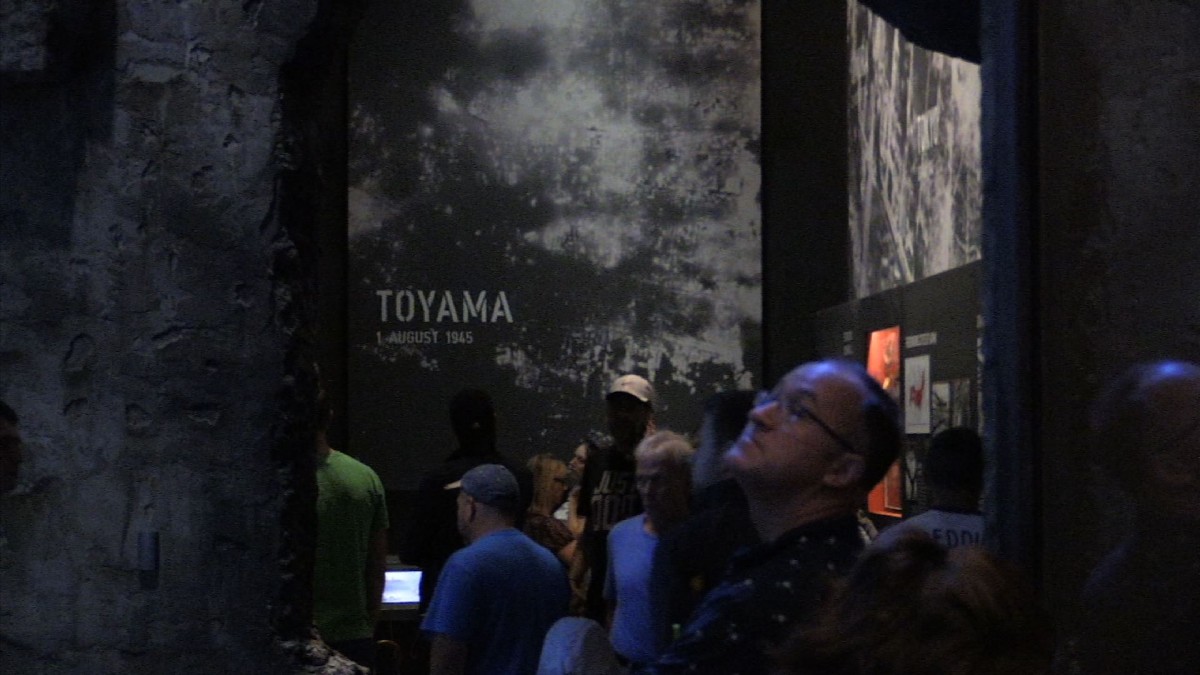 米国立第二次世界大戦博物館に展示された富山大空襲の写真【2016年8月13日 筆者撮影】