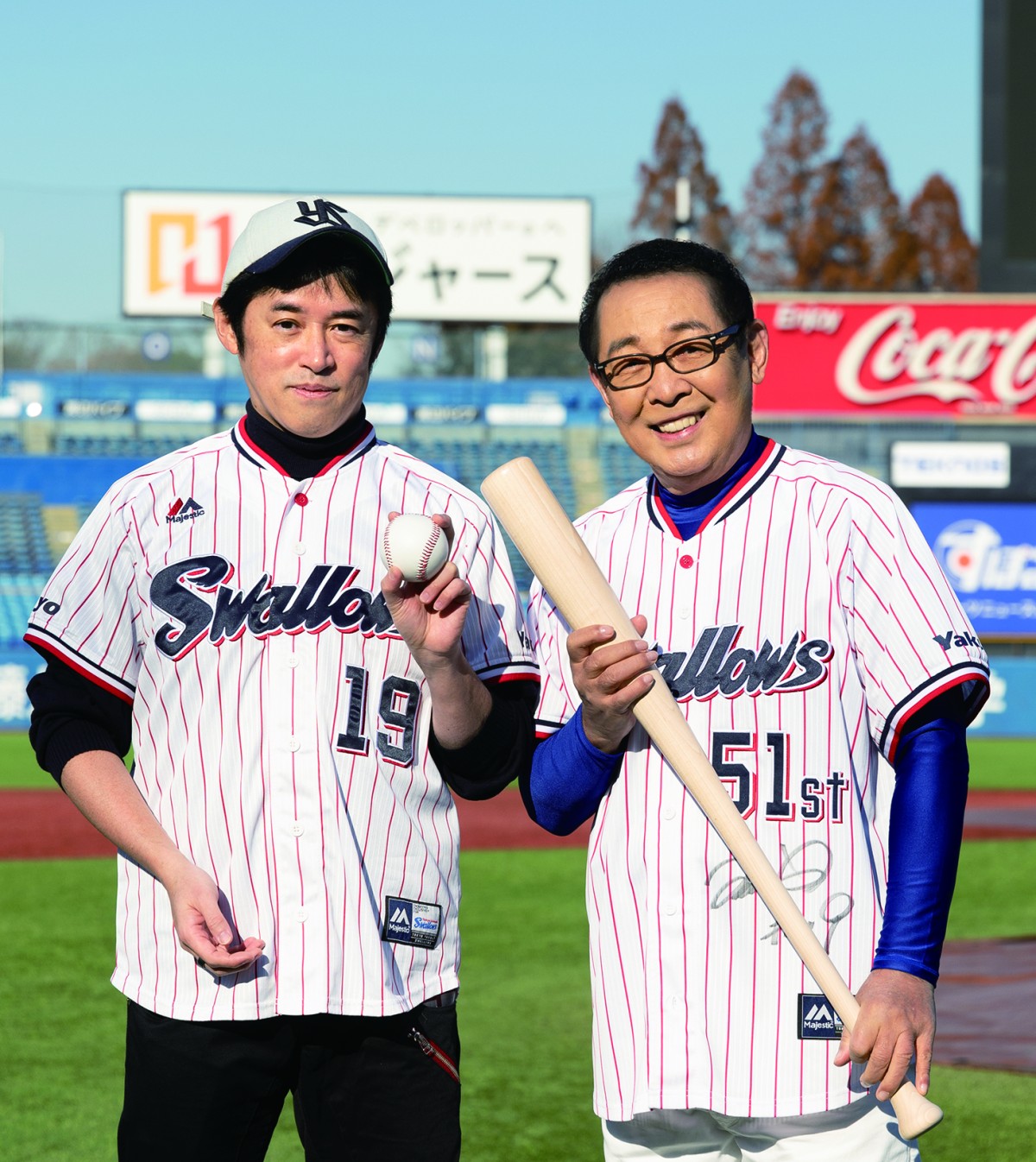 晴天の神宮球場でさだまさしさんと