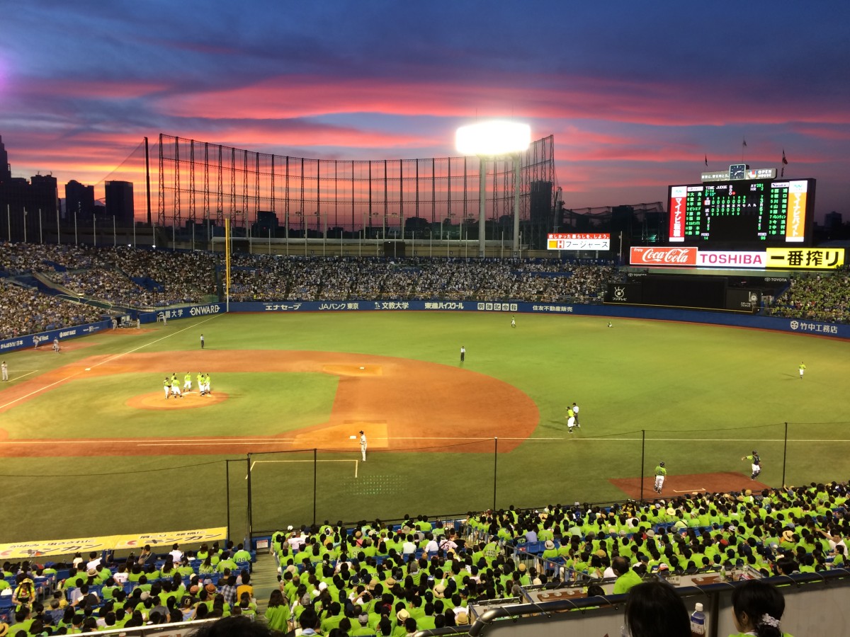 何年か前の神宮球場・この日も夕日がきれいでした