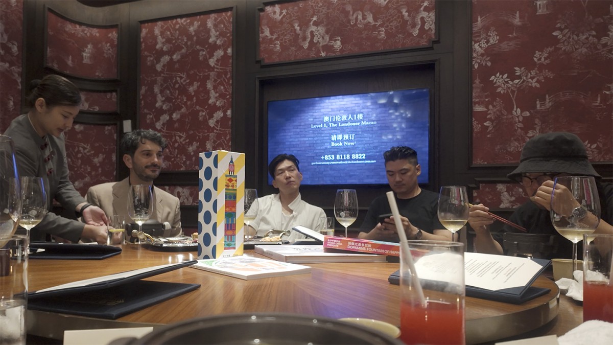 左から、イリヤ、パイク、ドン、グラフレックス（右の3人は韓国チーム）。