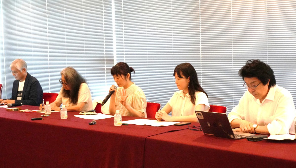 左から熊田安伸さん、大沢真知子さん、池田鮎美さん、卜田素代香さん、宮本聖二さん=2026年7月22日、東京都内