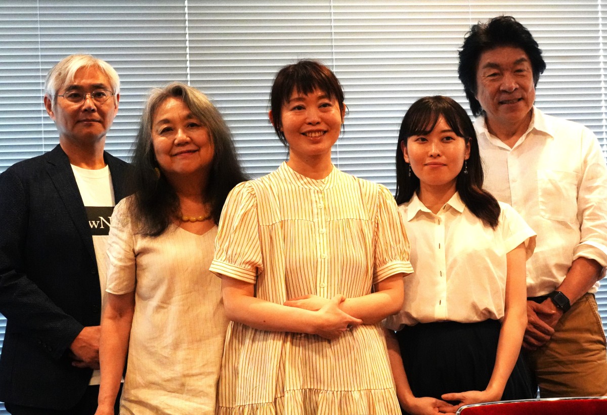 左から熊田安伸さん、大沢真知子さん、池田鮎美さん、卜田素代香さん、宮本聖二さん=2026年7月22日、東京都内