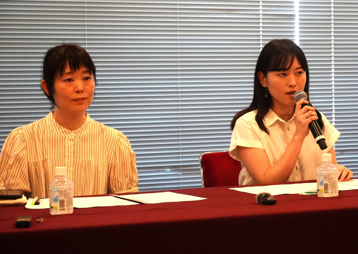 池田鮎美さん（左）と卜田素代香さん　Ⓒプラネチカ