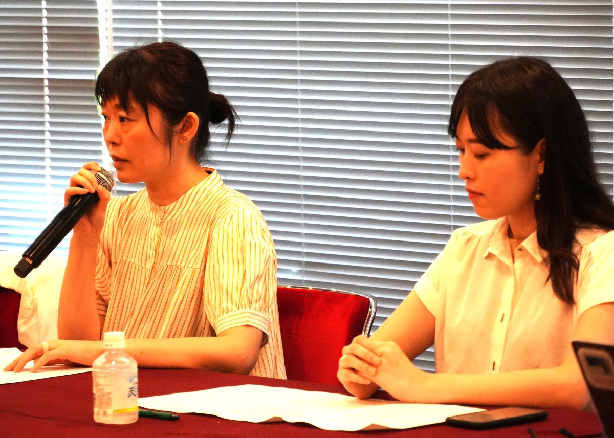 池田鮎美さん(左)と卜田素代香さん