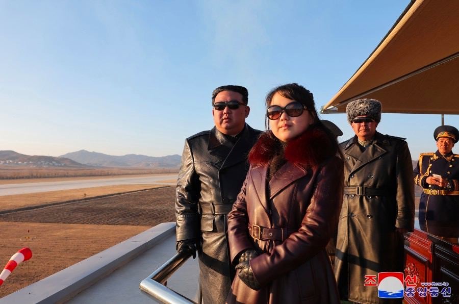 金正恩氏の娘、ジュエ氏。朝鮮中央通信より。私の娘と同じ2013年生まれとされますが、やたら貫禄があります。
