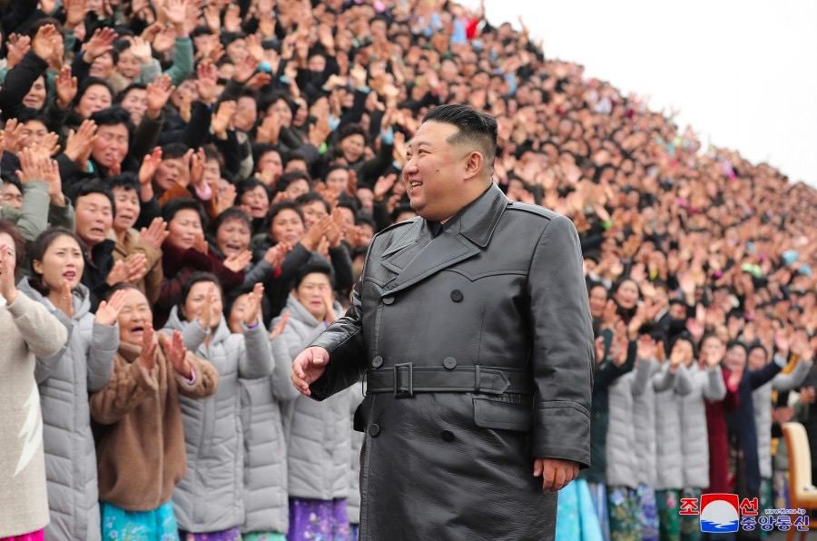 「全国オモニ大会」に参加する金正恩氏。朝鮮中央通信より。