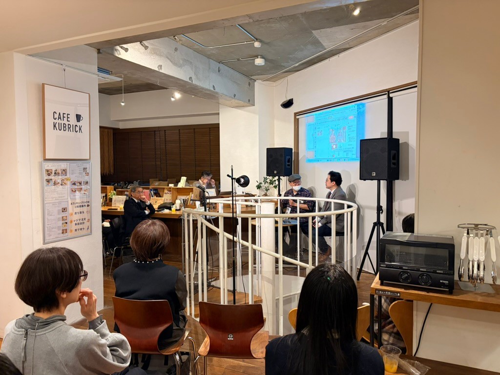 ブックトークの様子。とても洒落た書店でした。福岡市内のブックキューブリック箱崎店です。