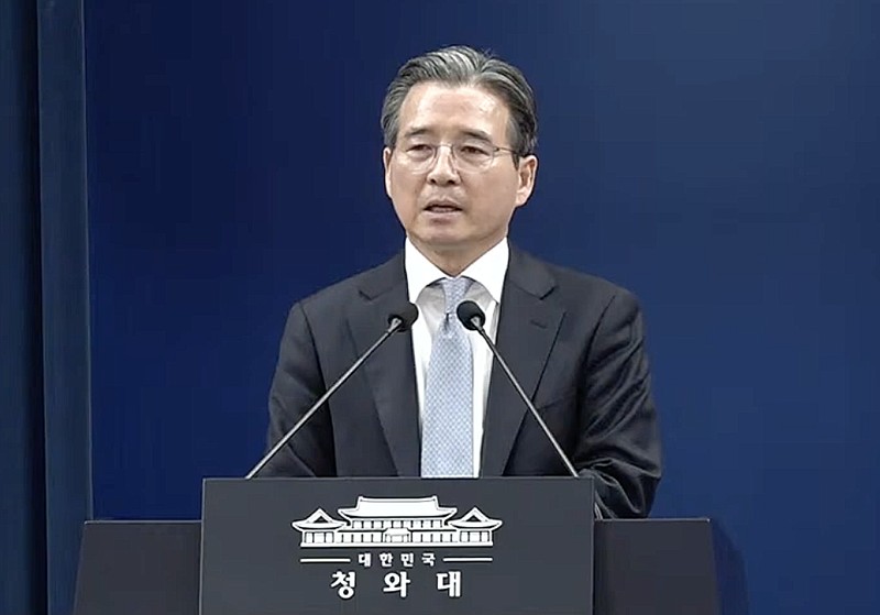 金容範（キム・ヨンボム）政策室長。短気な面もあります。政府広報テレビKTVよりキャプチャ。