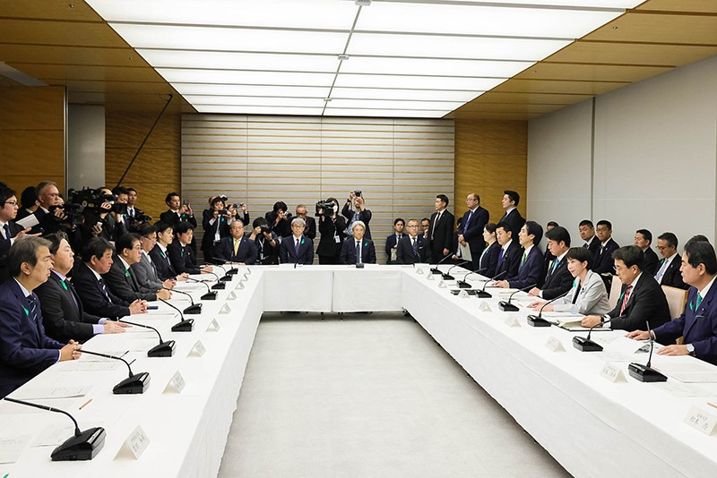 「中東情勢に関する関係閣僚会議」の様子。高市首相のXより引用。