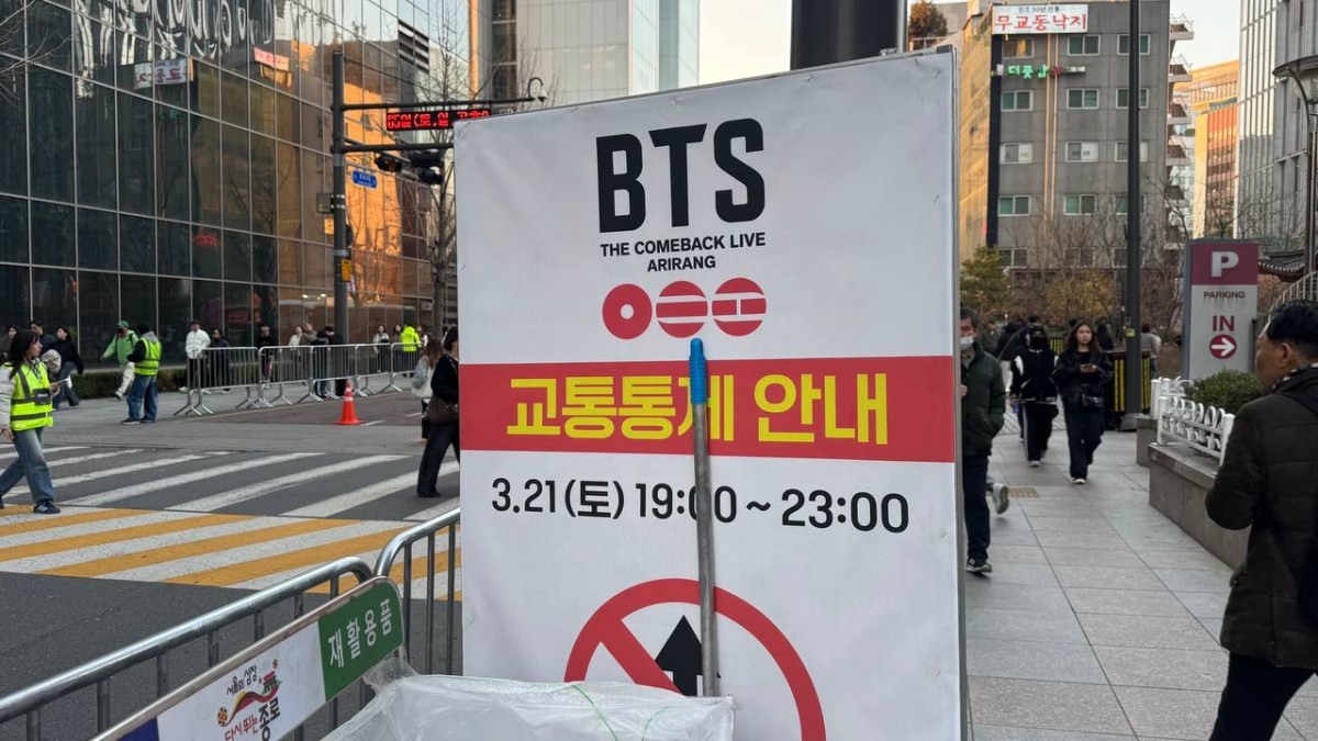 交通規制の案内。すべて筆者撮影。