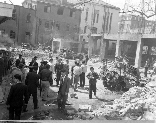 「4·19」で破壊されたソウルの街並み。国家記録院提供。