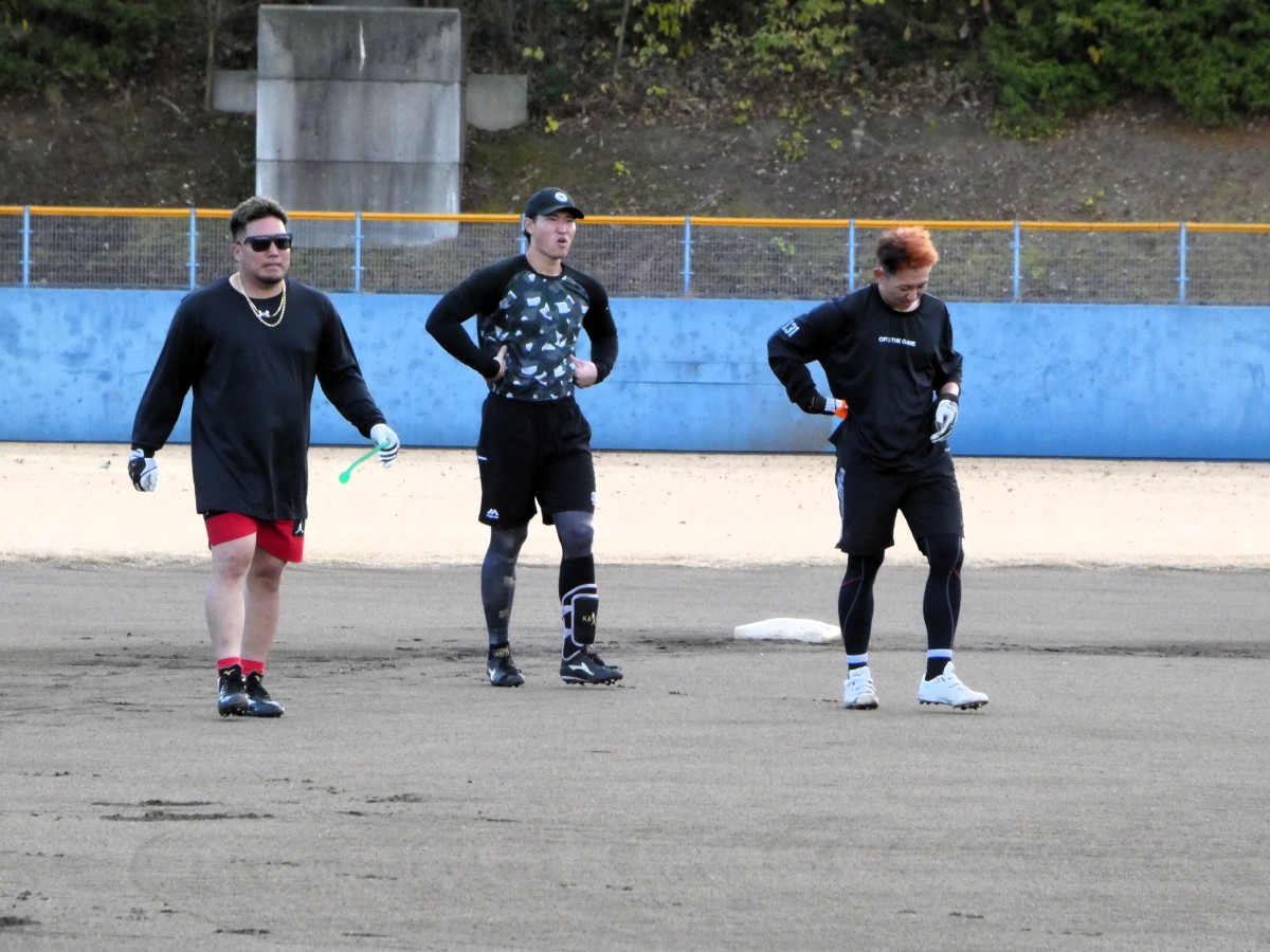 左から山川穂高選手、重松凱人選手、中澤恒貴選手