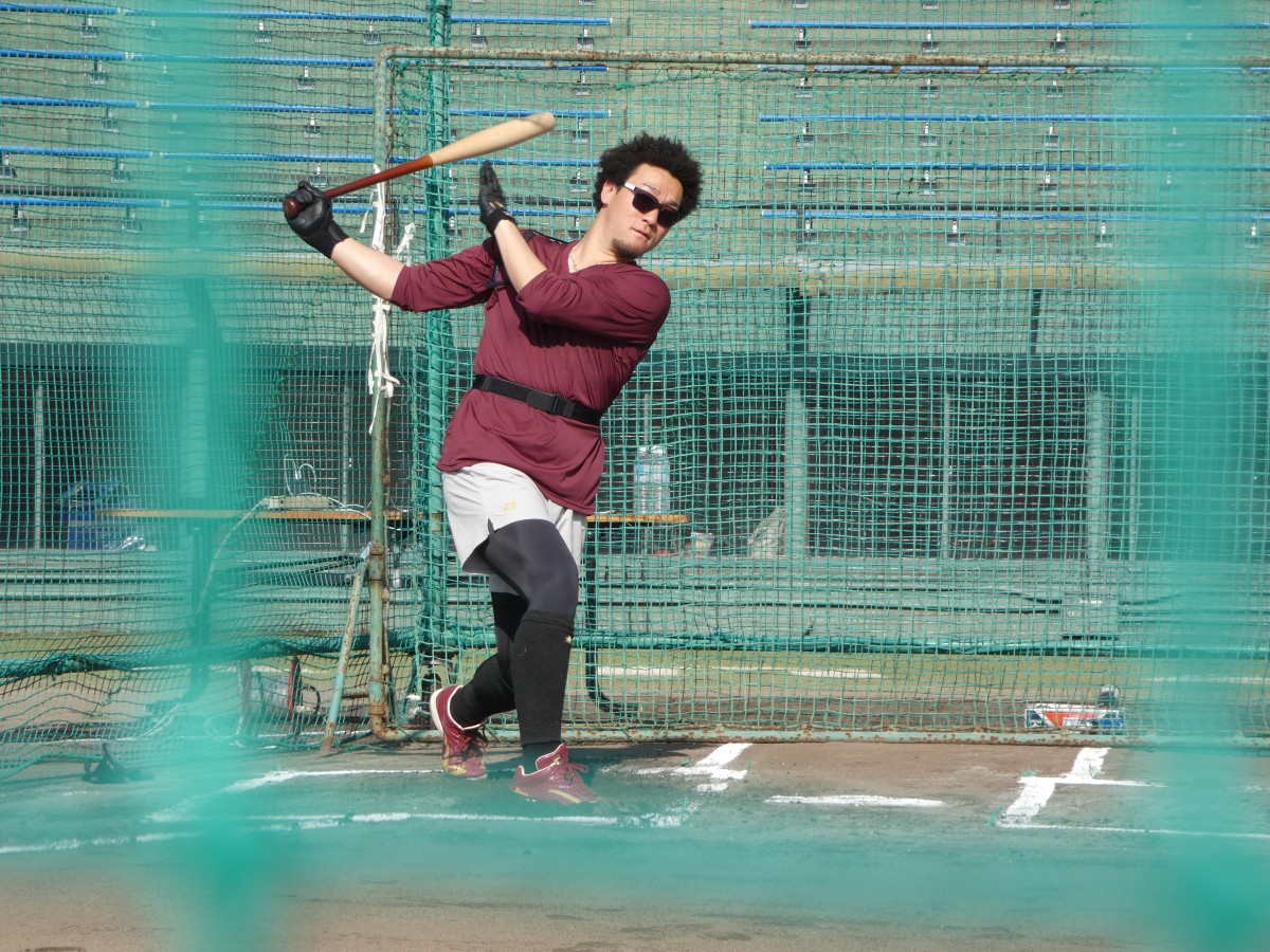 マシンのすぐ横に座って撮りました。YG安田選手の打撃