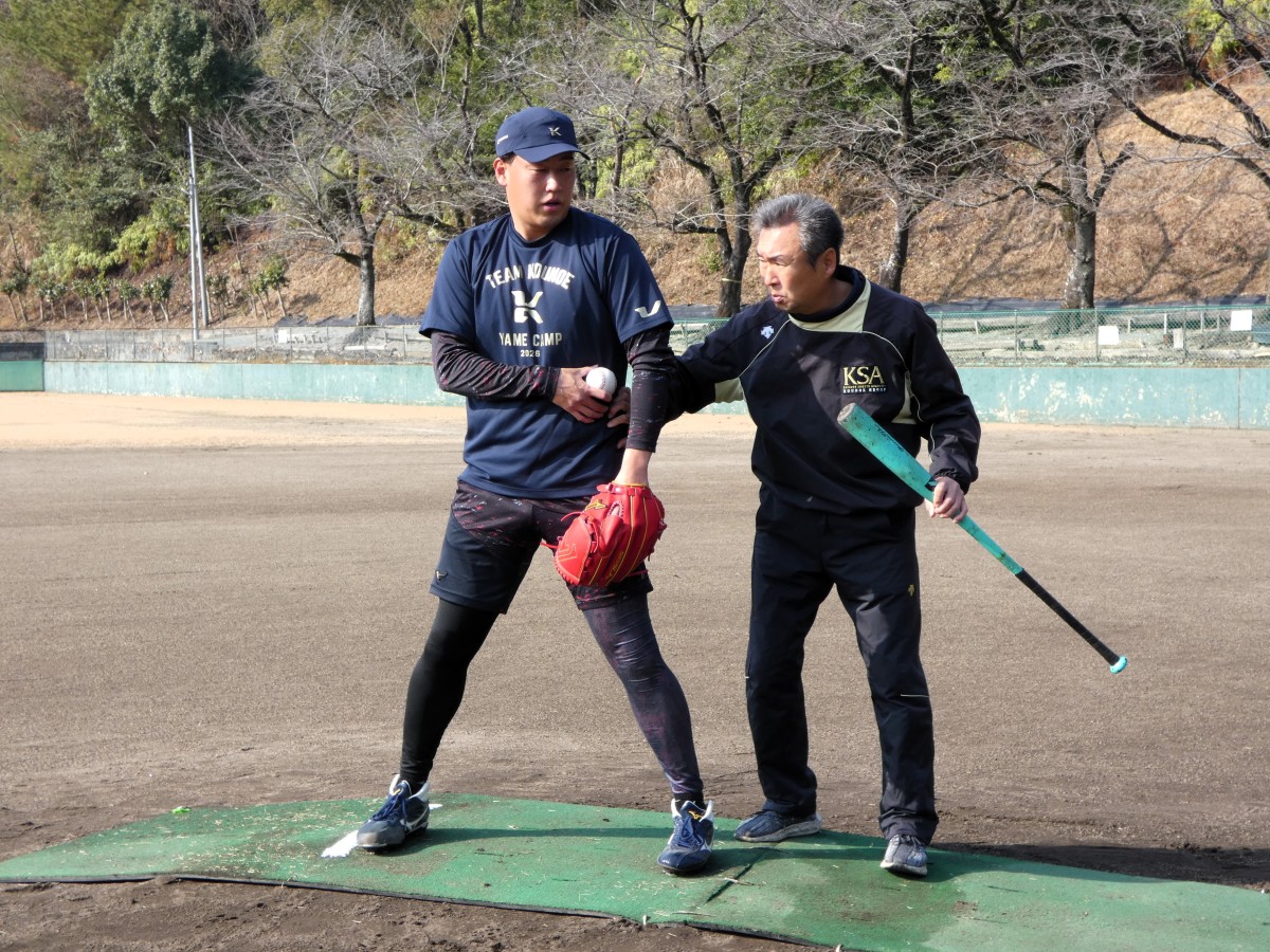 うで体右投手の西武・上田。&ldquo;左わき腹を潰すように&rdquo;