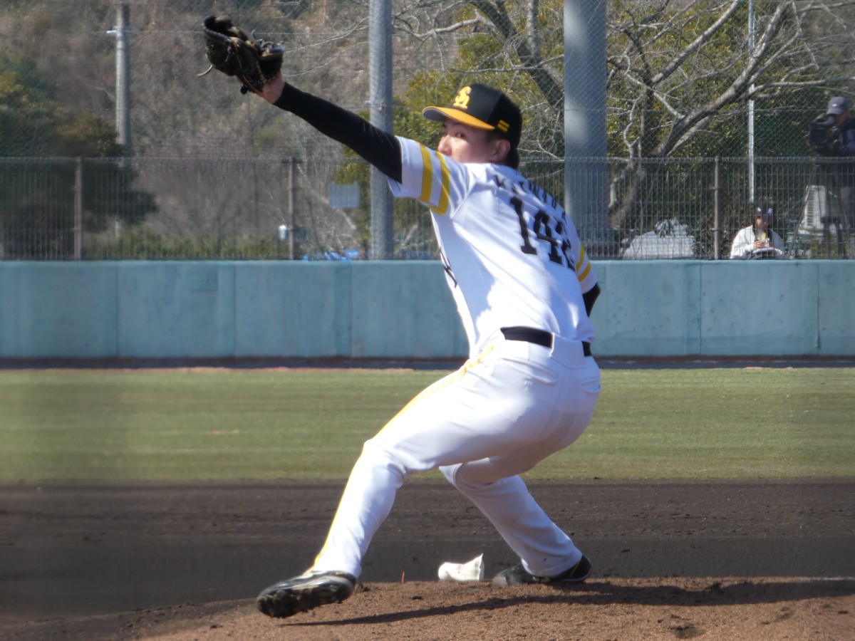 先発した藤原。今日も力のある直球を投げていました。登板各投手の「最速」は記事後半で