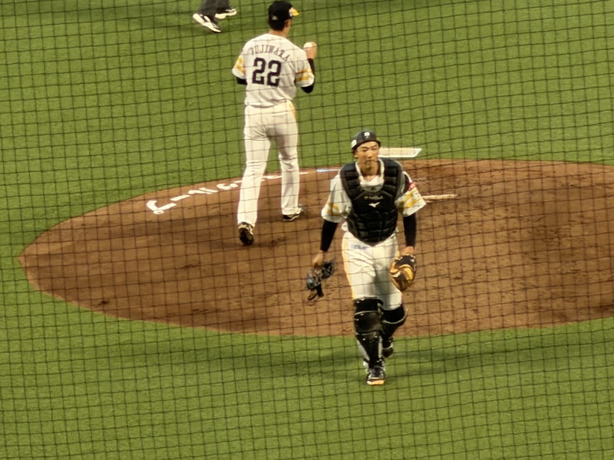 山本祐大捕手とのバッテリー