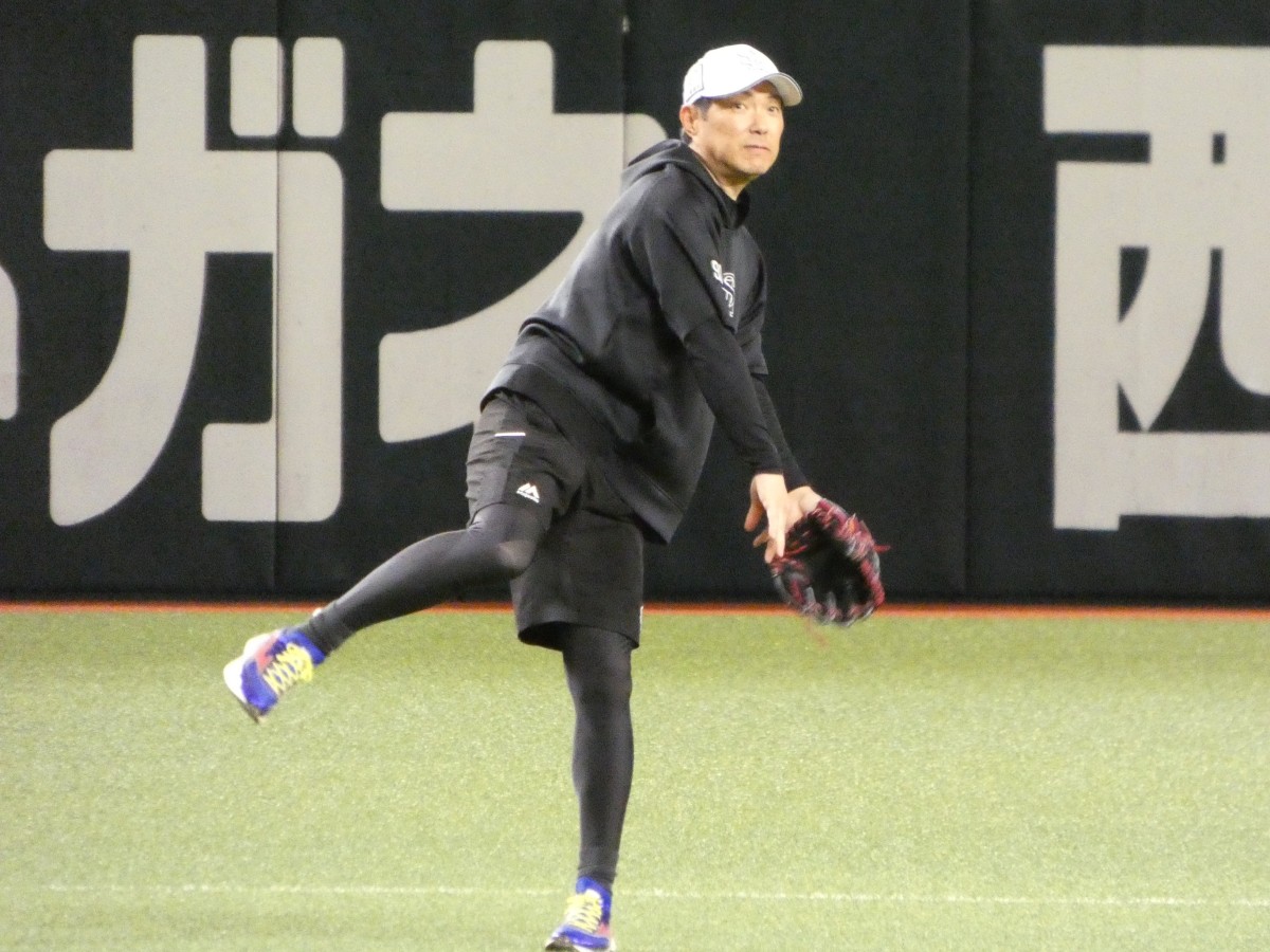 こちらはショートを守った小久保裕紀監督