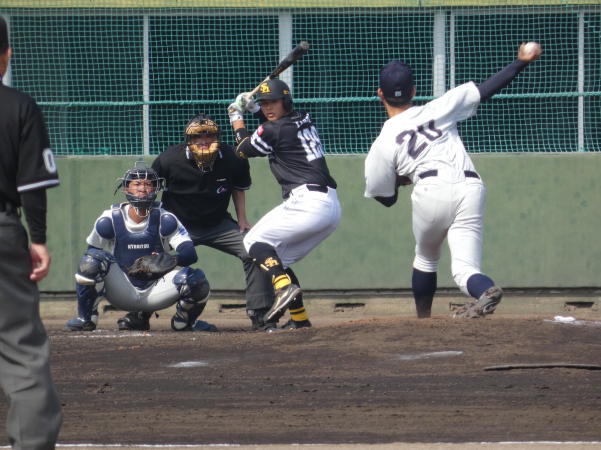 7日のホークス4軍対九州共立大の様子。打者は居谷匡真捕手