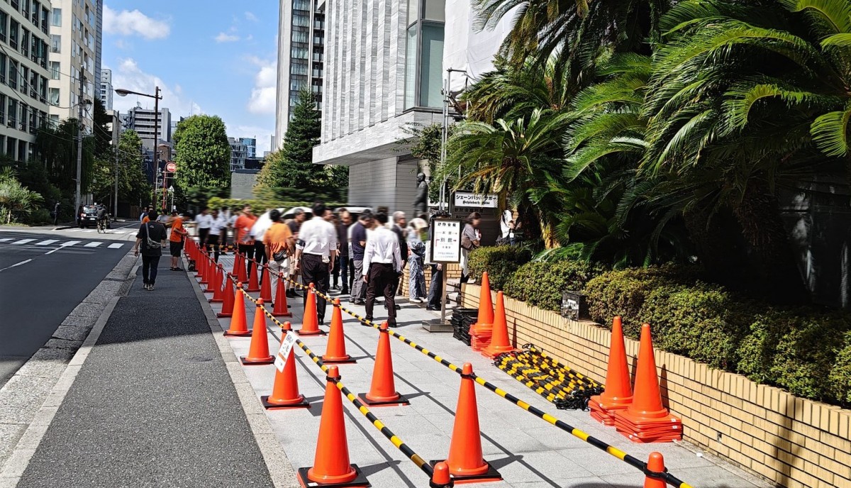 （抗議者は来ていなかった会場前）