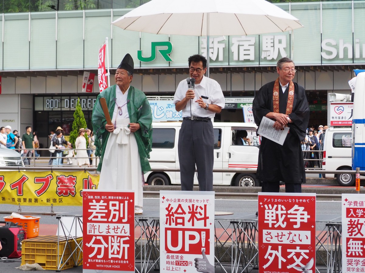 (日本共産党のステージ)