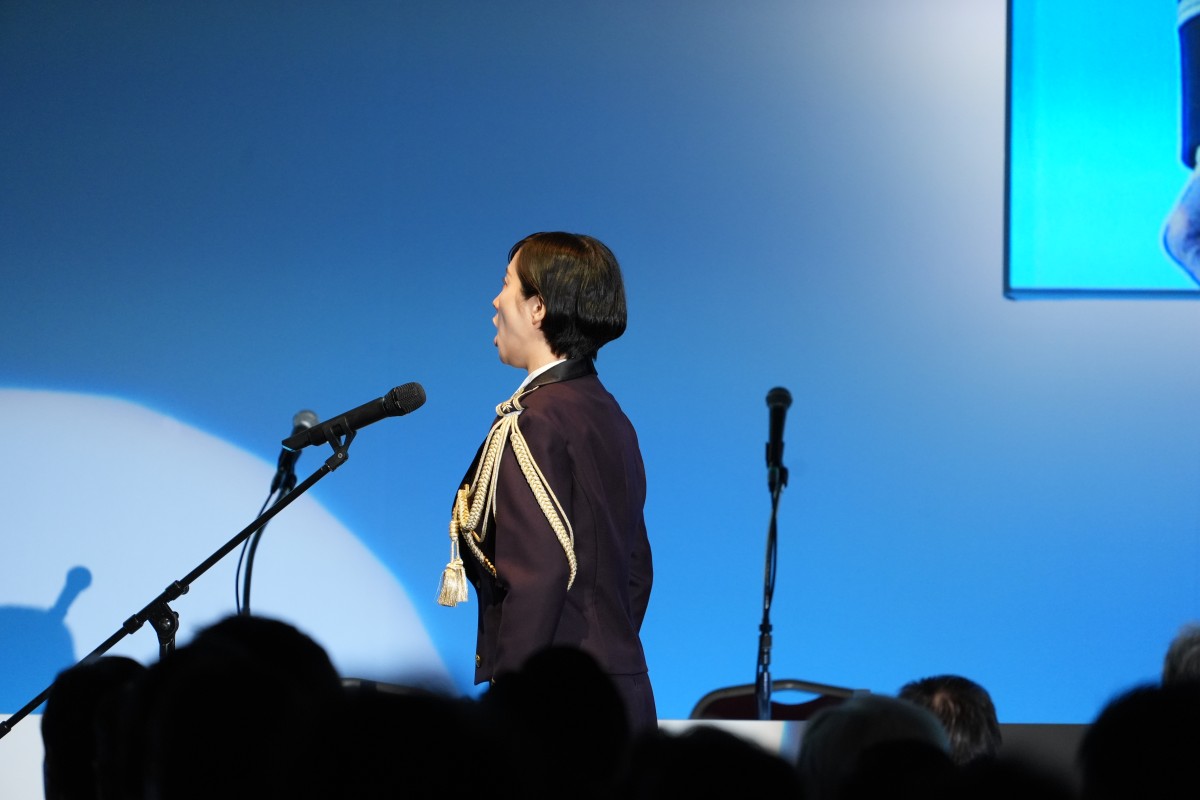 自民党大会で国歌斉唱に参加した自衛官=2026年4月12日、東京都港区、金居達朗撮影