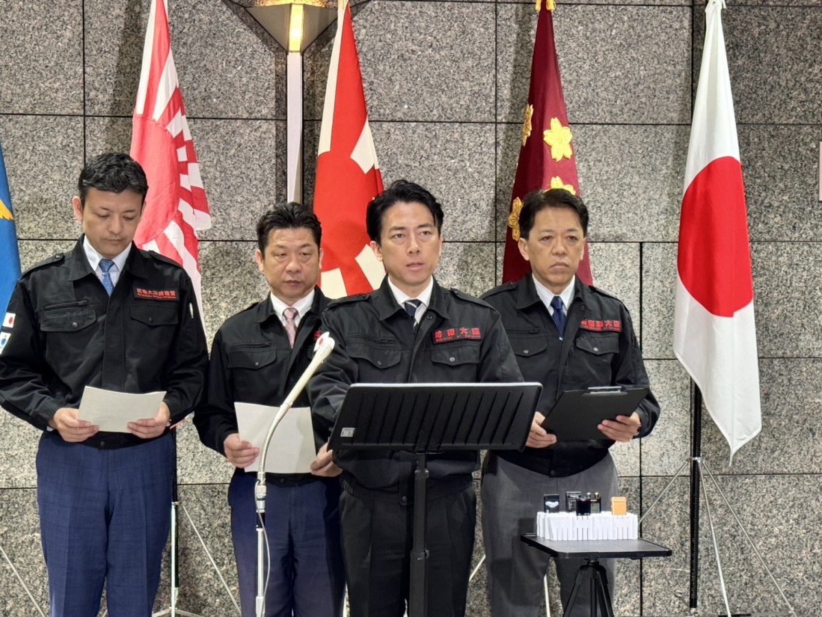 自衛隊の活動内容について発表する小泉進次郎防衛相=2026年8月1日午後4時22分、防衛省、佐藤瑞季撮影
