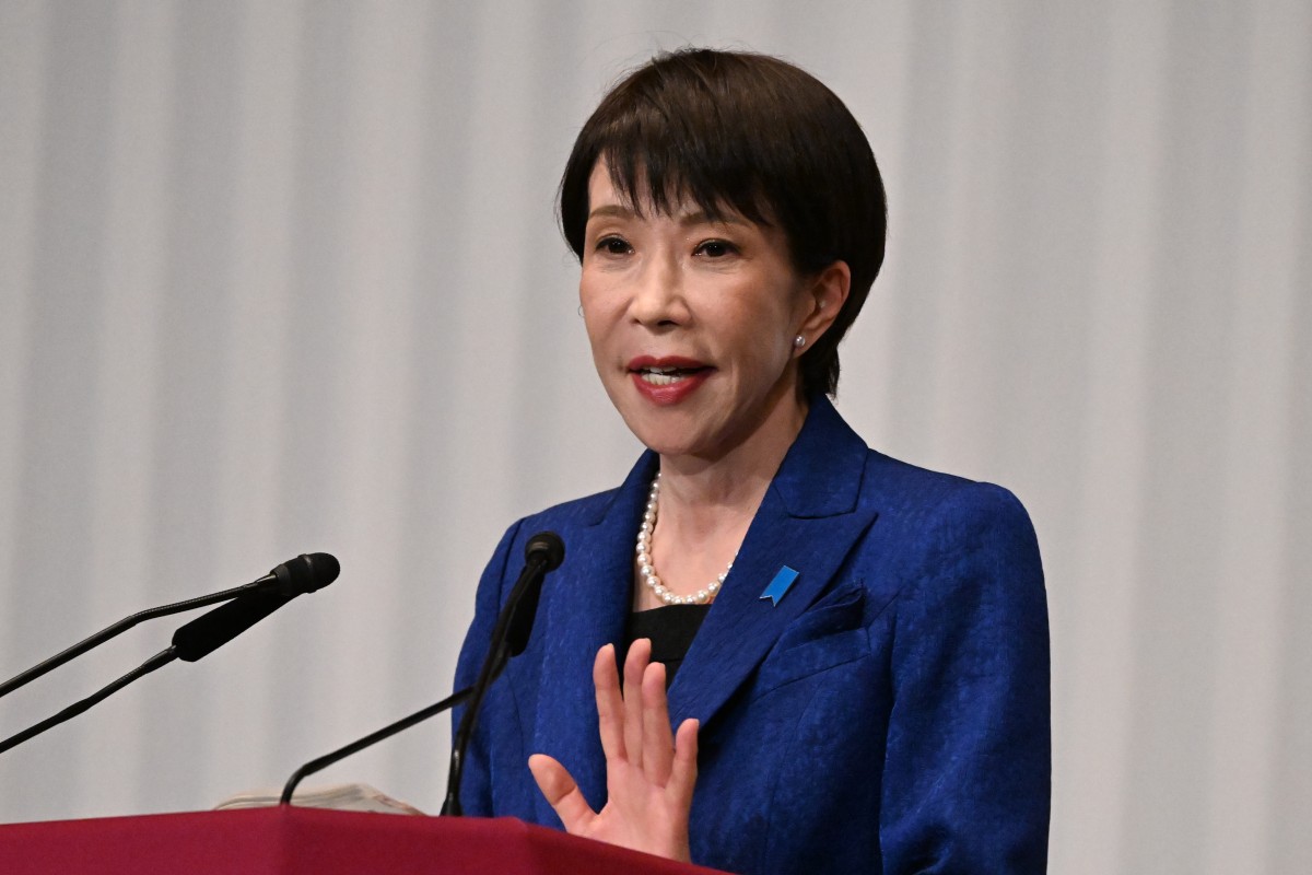 会見で記者の質問に答える自民党の高市早苗総裁=2026年2月9日午後6時26分、東京都千代田区の自民党本部、浅野哲司撮影