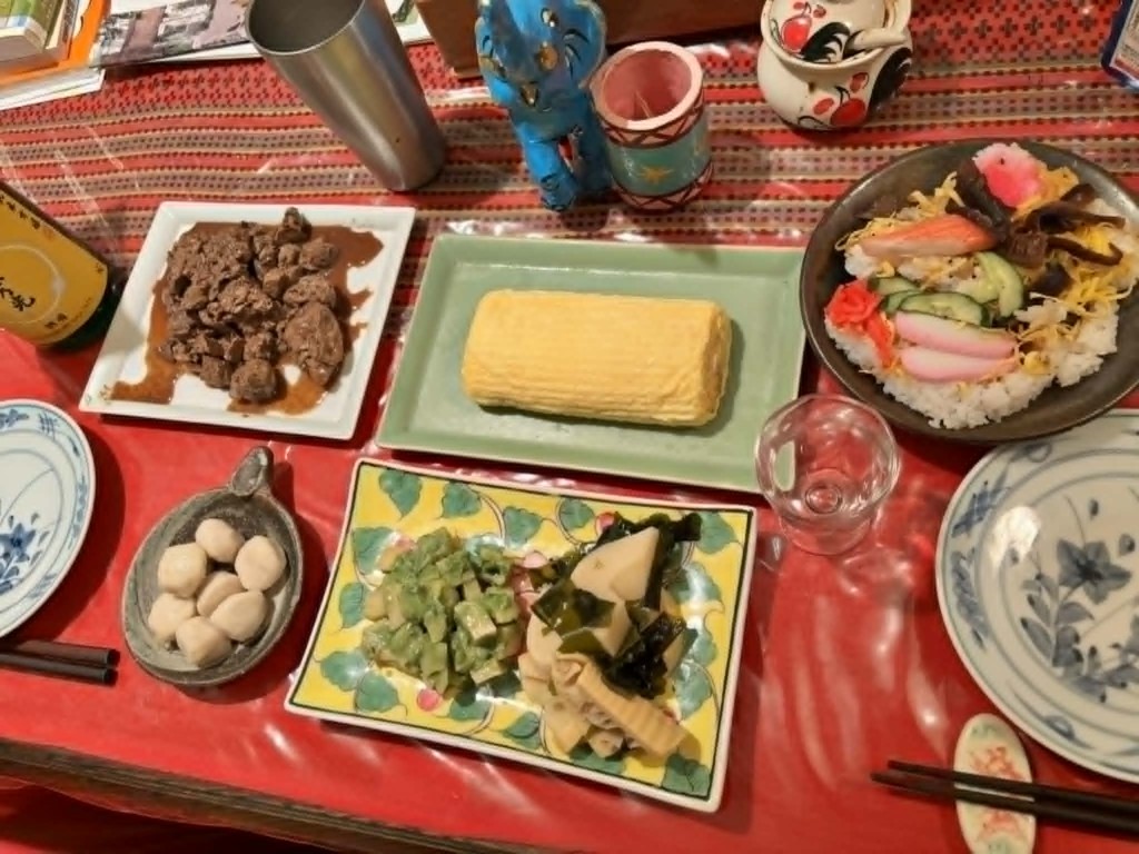 出町枡形商店街で購入したおばんざいの数々がその日の夜の食卓に