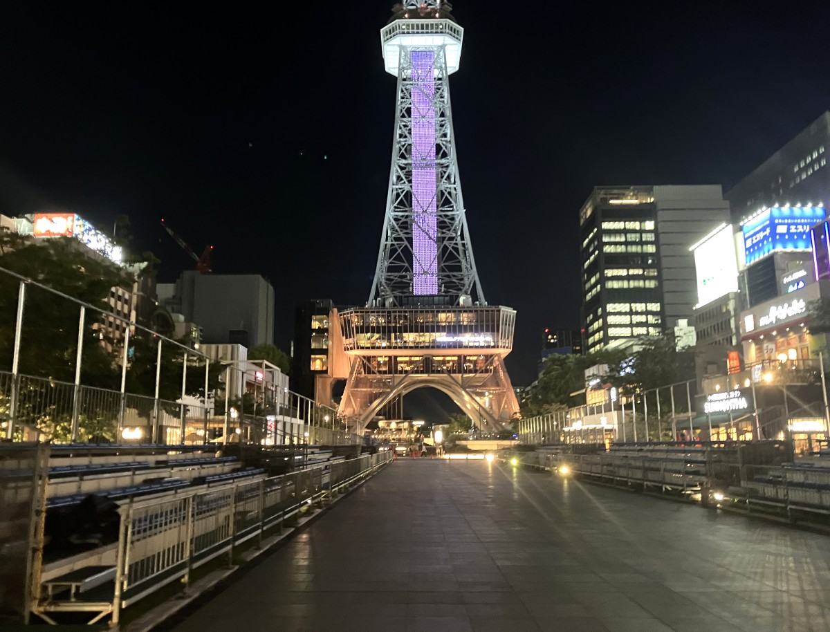愛知・名古屋アジア競技大会で連日「ここだけは盛り上がった」と言われたメダリストセレブレーションの会場だった名古屋テレビ塔（中部電力ミライタワー）前も、閉幕2日後にはステージなどが撤去されてひっそりとしていた＝10月6日、関口威人撮影