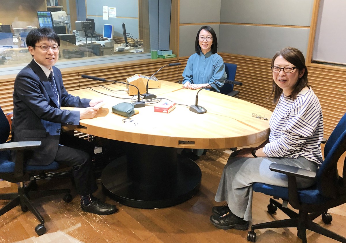 ささしまサポートセンターが活動開始から50周年ということでCBCラジオの取材を受けました。団体のPRになることは何でもします（５月２日、９日オンエアの「であい ふれあい 探検隊 !!」で。右端が筆者）