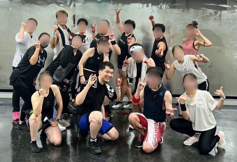 24時間介護が実現して、パートナーの小森さんも趣味のジムに再び通えるようになった（小笠原さん提供）