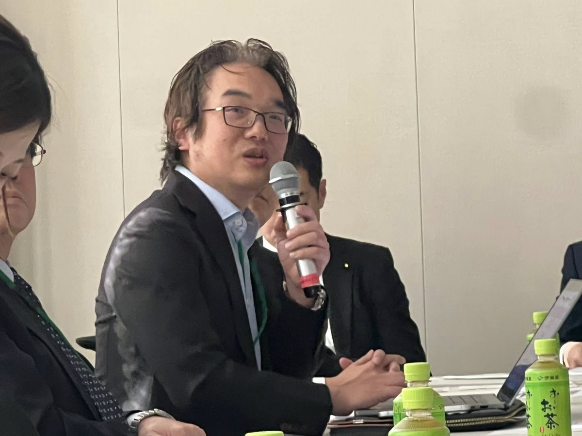 男性接種の費用対効果について語る五十嵐中さん