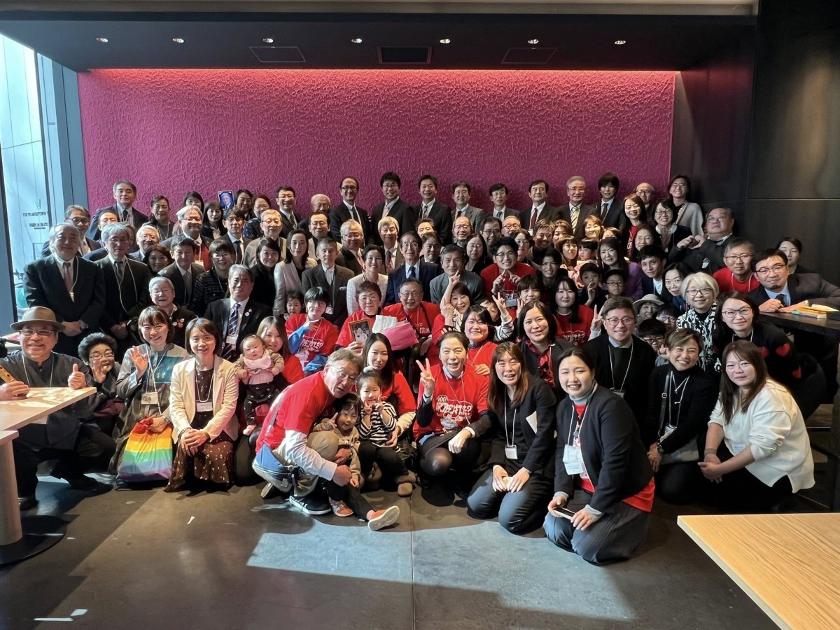 最後に撮った集合写真。全国から風疹排除に努力した関係者が集まった