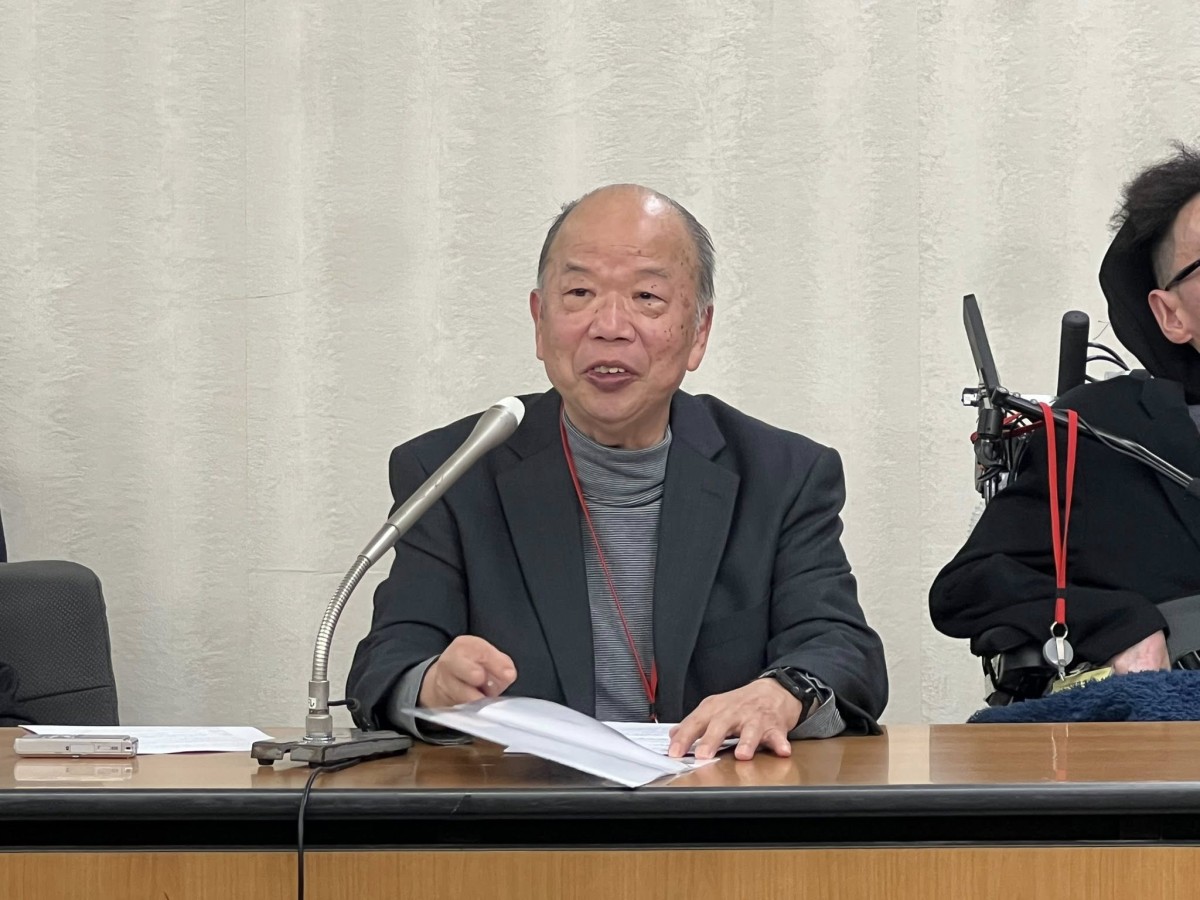 軽度の高次脳機能障害を抱えながらも、生命維持治療を続けたおかげで会見できるほど元気になった佐藤安夫さん